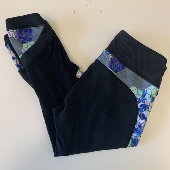 Calia by Carrie Underwood Pants - Calia Capri Leggings M Waist Zip Pocket Athletic